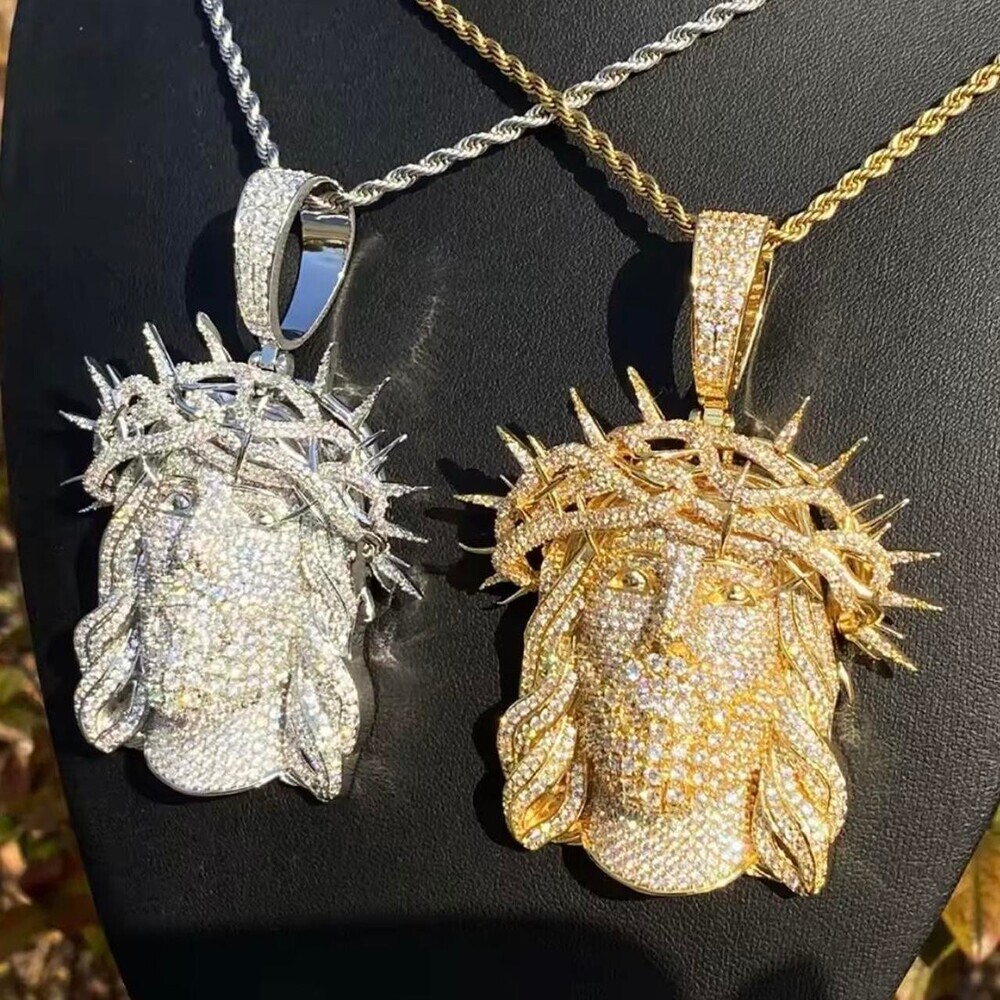 Jesus Pendant With 24 Inch Rope - Picture 2 of 6